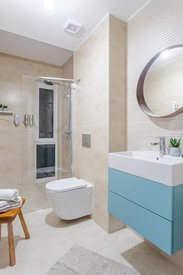 Il Lago - Turquoise - Cozy Luxurious Smart Home By The Lake Voluntari Eksteriør bilde