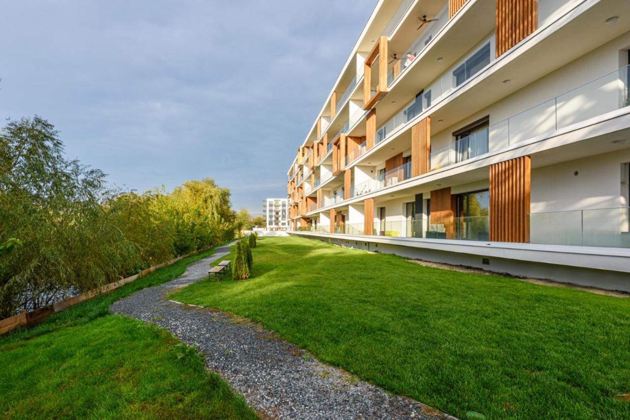 Il Lago - Turquoise - Cozy Luxurious Smart Home By The Lake Voluntari Eksteriør bilde